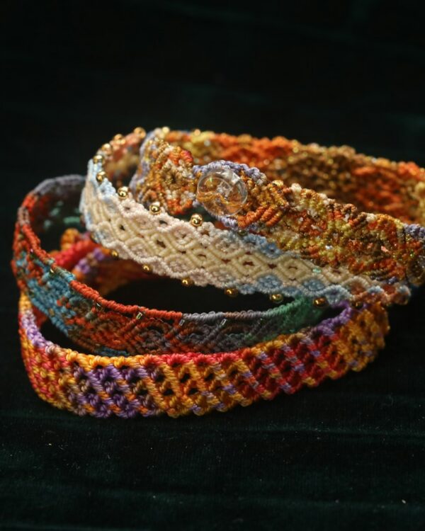 Pulsera de hilo multivuelta terracota